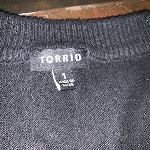 A petite Torrid quarter sleeve sweater🤓
